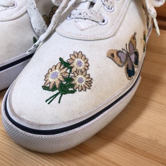 Vintage G.WIZ Lace Up Embroidered Flower Butterflies Flats (KEDS style) 7.5 - Picture 10 of 13